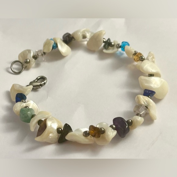 Shell gemstone bracelet size 7 1/2 jewelry - Picture 4 of 16